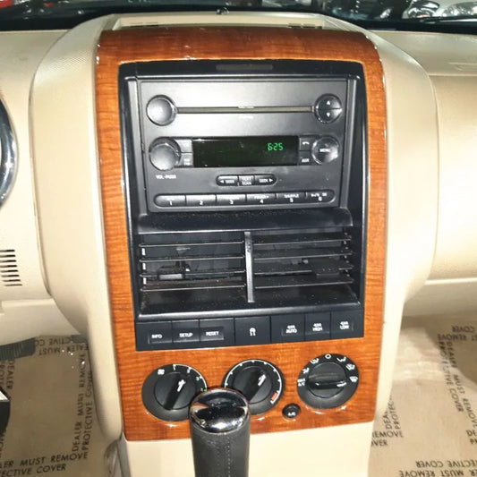 Part No. 6L2T-18C869-AG. 2006 Ford Explorer Mercury Mountaineer Radio w Bluetooth Upgrade Used